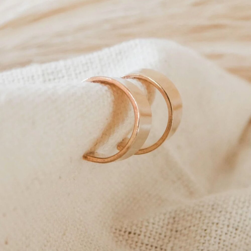 NWT Barberry & Lace Gold Thick Huggie Hoop Stud Earrings - Picture 3 of 5